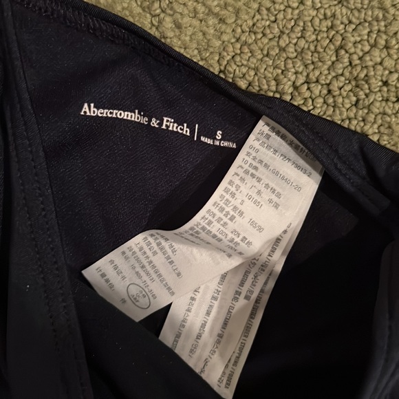 Abercrombie & fitch bathing suit - Picture 3 of 4